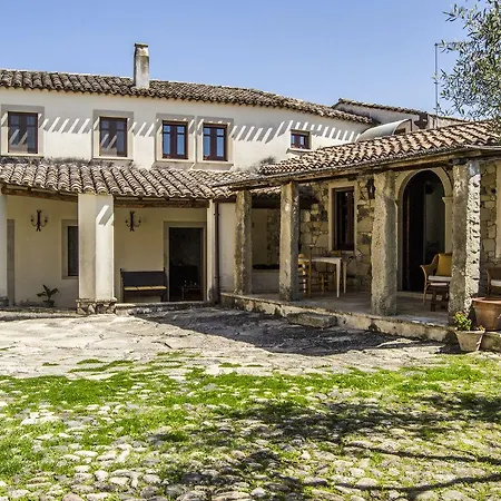 Il Borgo Dell'arcangelo Bauernhof