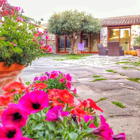 Il Borgo Dell'arcangelo Фермерский дом