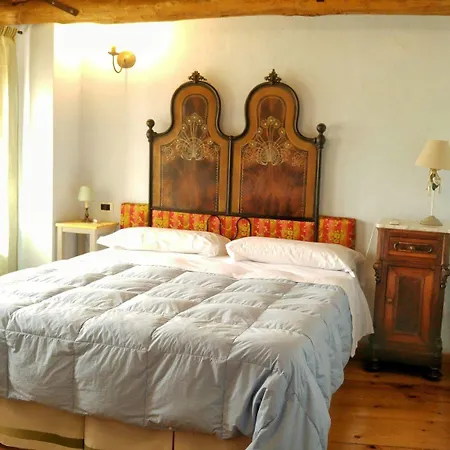 Il Borgo Dell'arcangelo בית חווה *