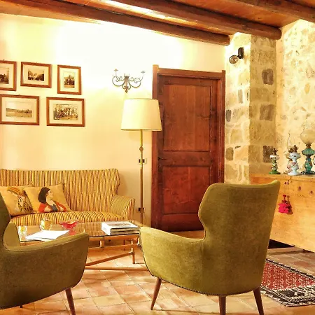 Il Borgo Dell'arcangelo ファームステイ バルーミニ