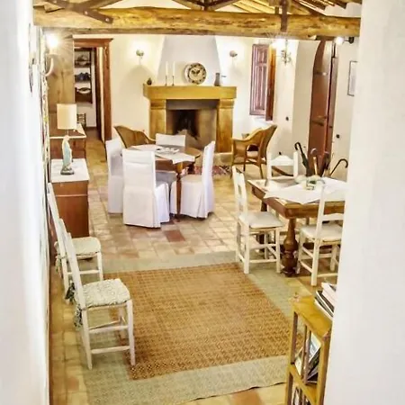 Il Borgo Dell'arcangelo Farma